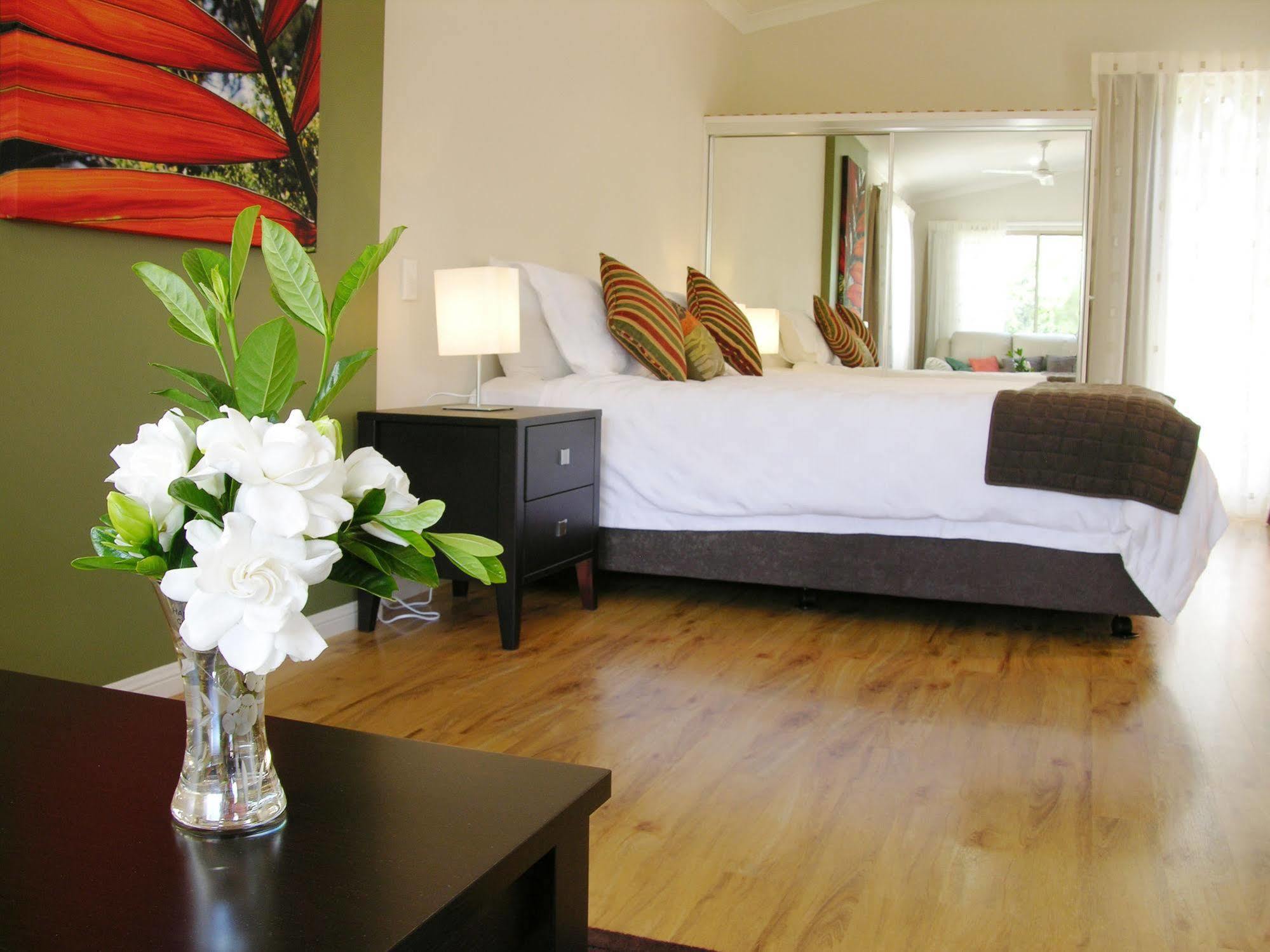 Camelot Boutique Accommodation Маунт Тамборин Екстериор снимка